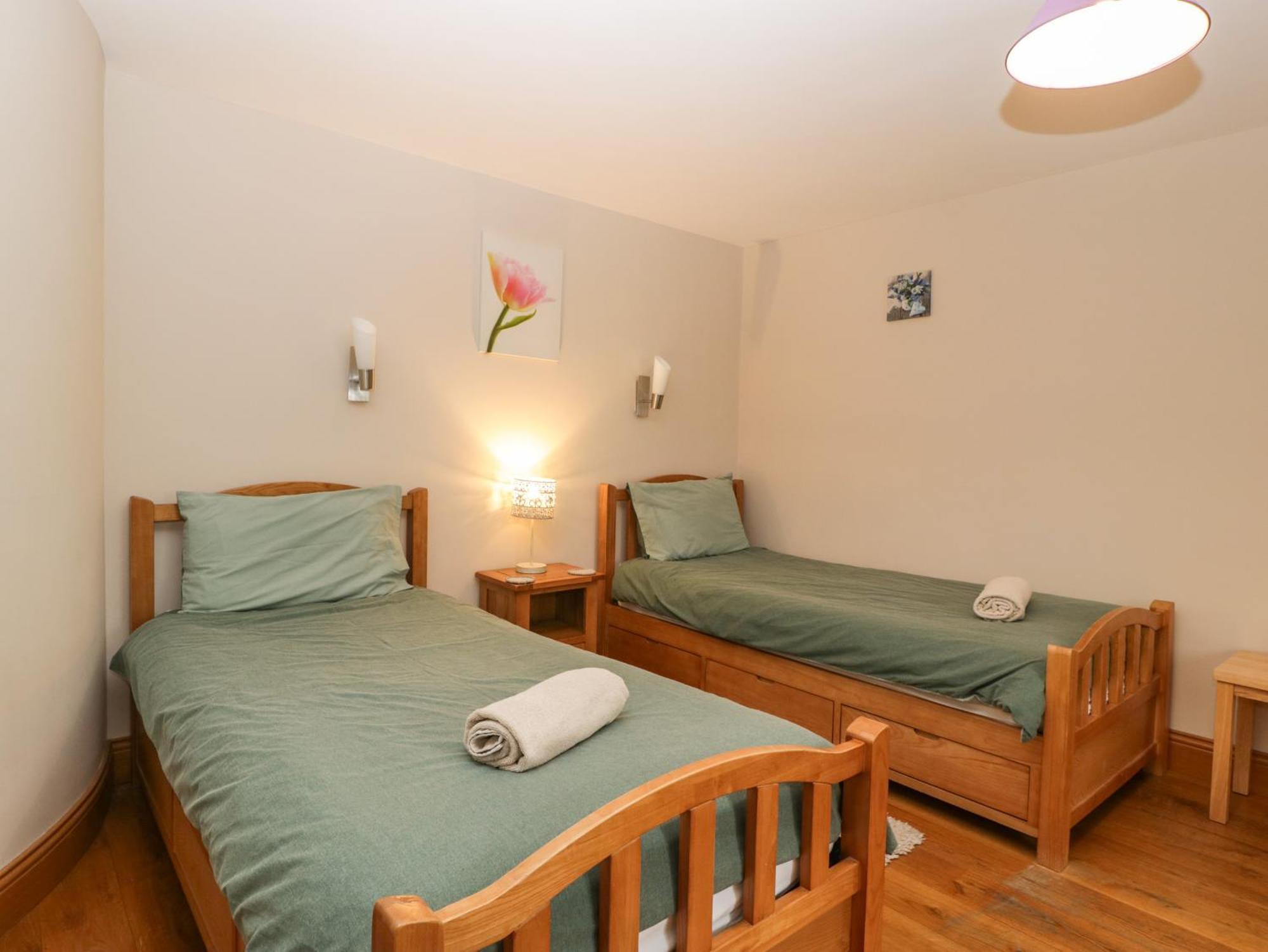 About Time Cottage Lydney Bagian luar foto