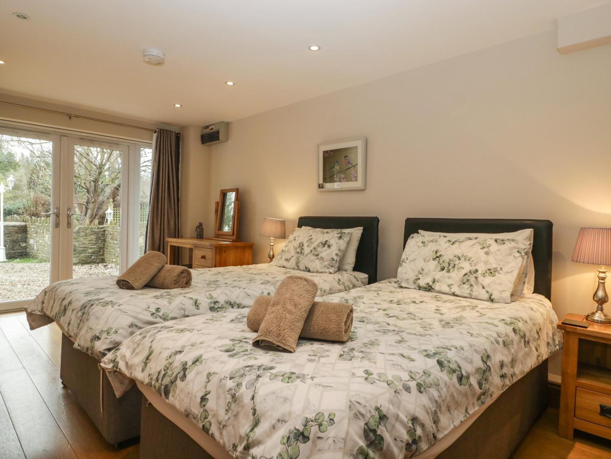 About Time Cottage Lydney Bagian luar foto