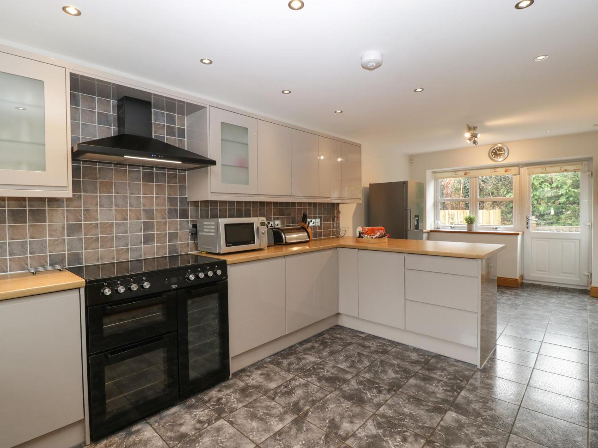 About Time Cottage Lydney Bagian luar foto