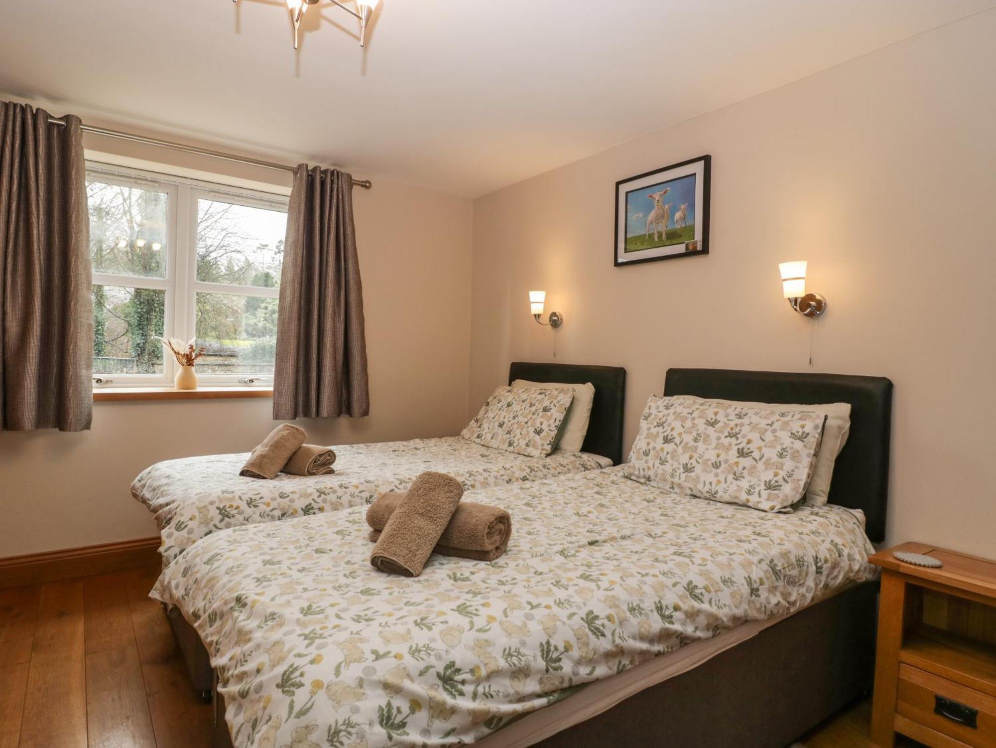 About Time Cottage Lydney Bagian luar foto